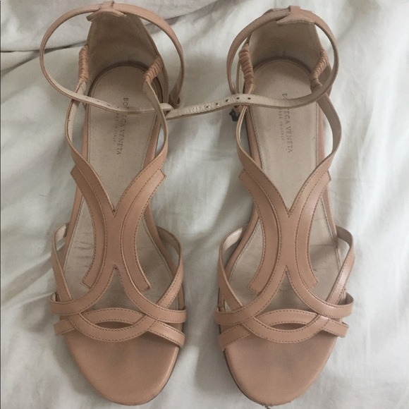 nude leather flat sandals
